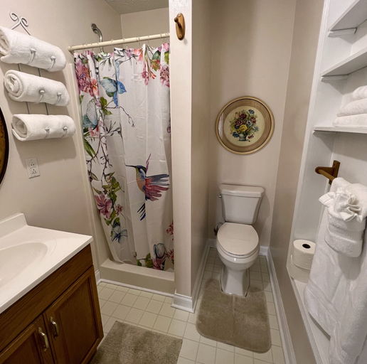 Bathroom 3, Rocky Hill Inn, Edmonson