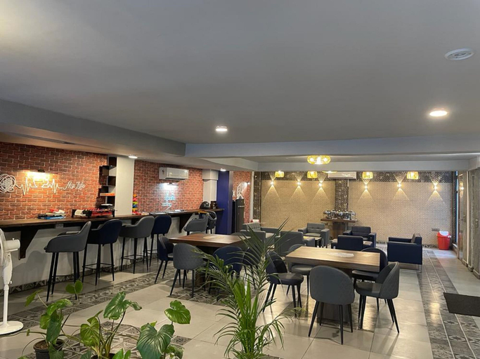 Food & Drinks 4, FlxHo Duo-Golf Course Road, Gurgaon