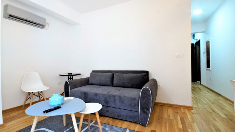 Others 5, Apartment IPEK
