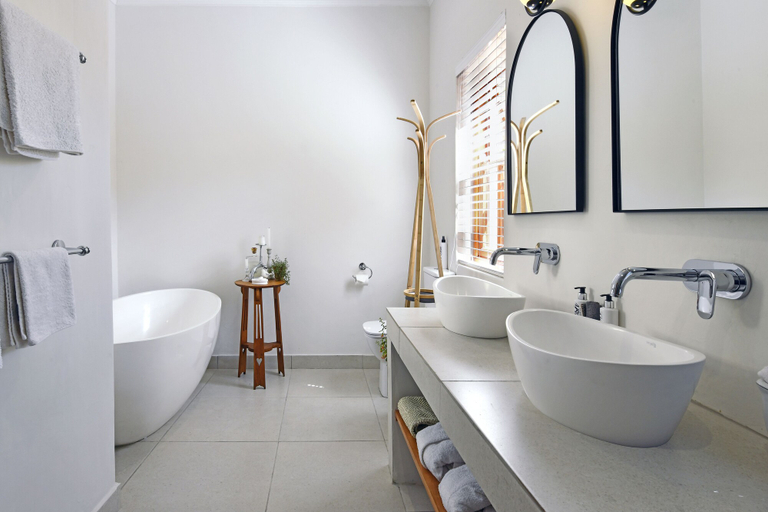 Bathroom 4, Petit Plaisir Cottage, Cape Winelands