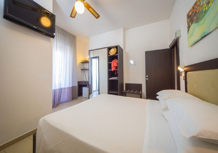 Bedroom 3, Mediterraneo Hotel & Suites, Rimini