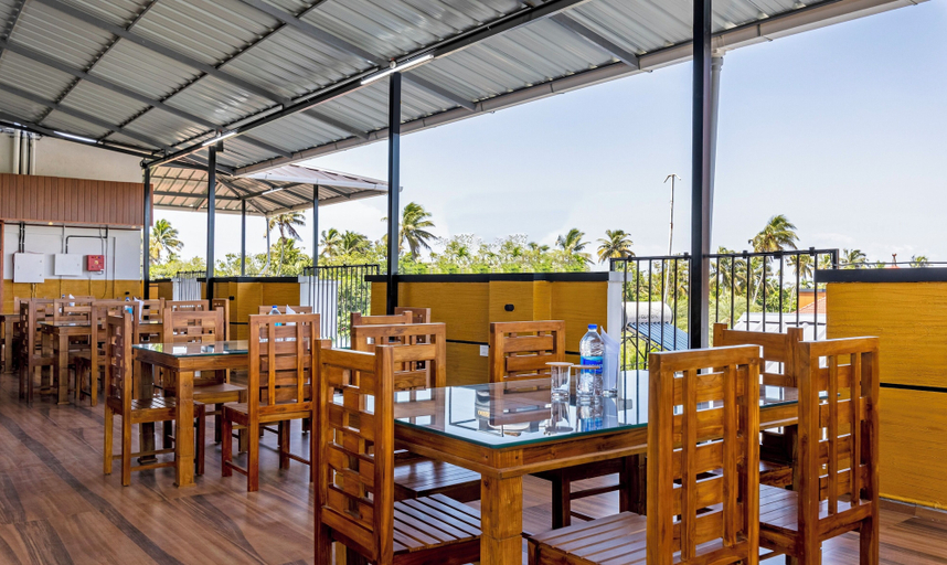 Food & Drinks 5, Treebo Vsaffron Regency, Punnamada Lake, Alappuzha