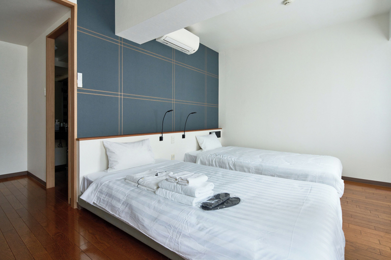 Bedroom 5, TOKIO's HOTEL, Kita