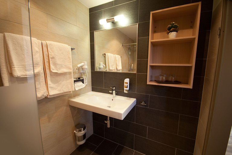 Bathroom 5, Hotel Steuer, Birkenfeld