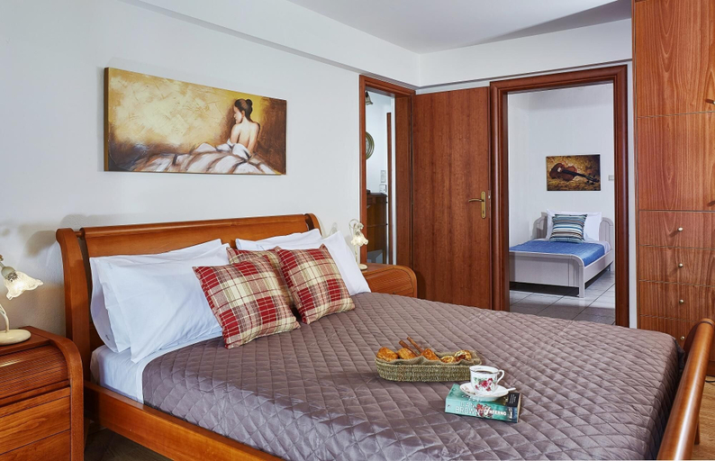 Bedroom 3, Spacious Villa With Private Jacuzzi Shared Pool and Amazing View RU, Crete