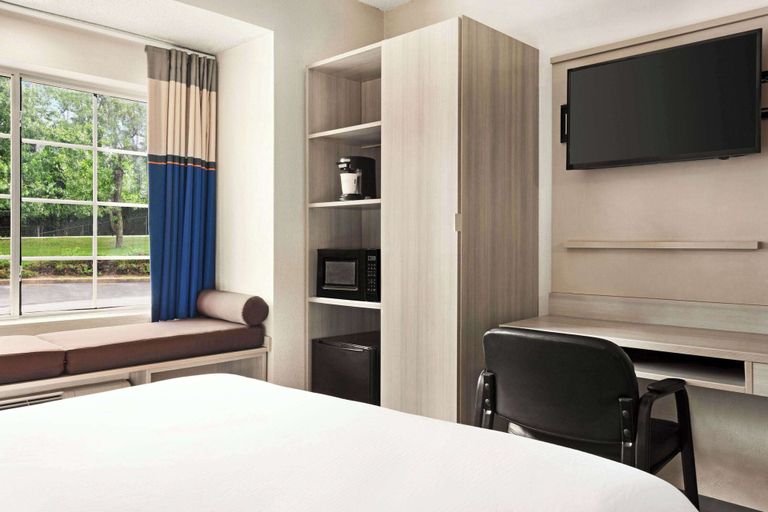 Bedroom 3, Microtel Inn & Suites by Wyndham Florence/Cincinnati Airport, Boone