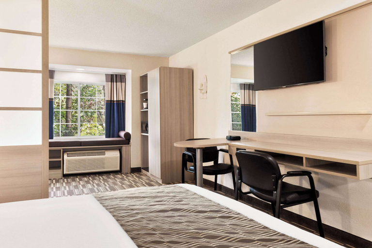 Bedroom 4, Microtel Inn & Suites by Wyndham Florence/Cincinnati Airport, Boone