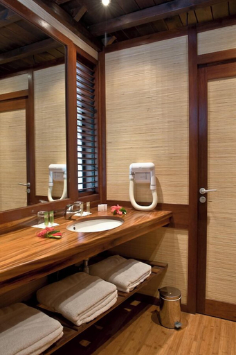 Bathroom 5, Le Maitai Rangiroa
