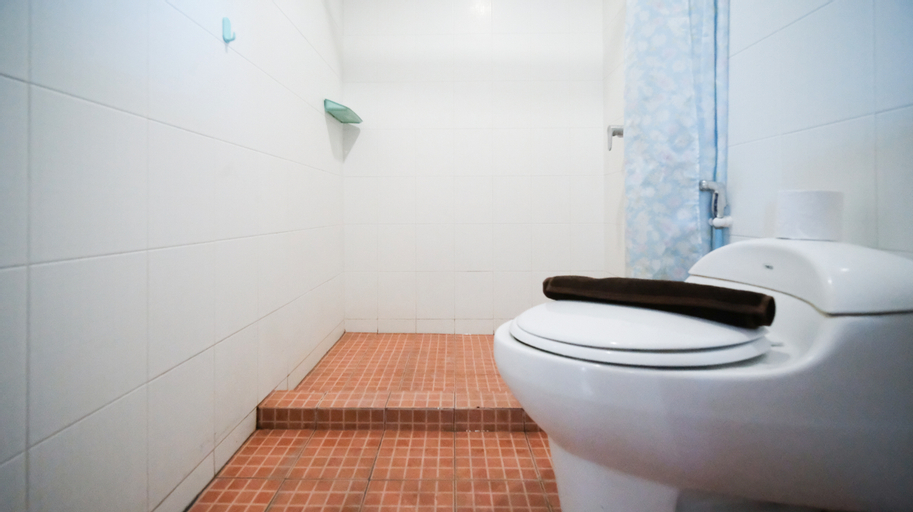 Bathroom 4
