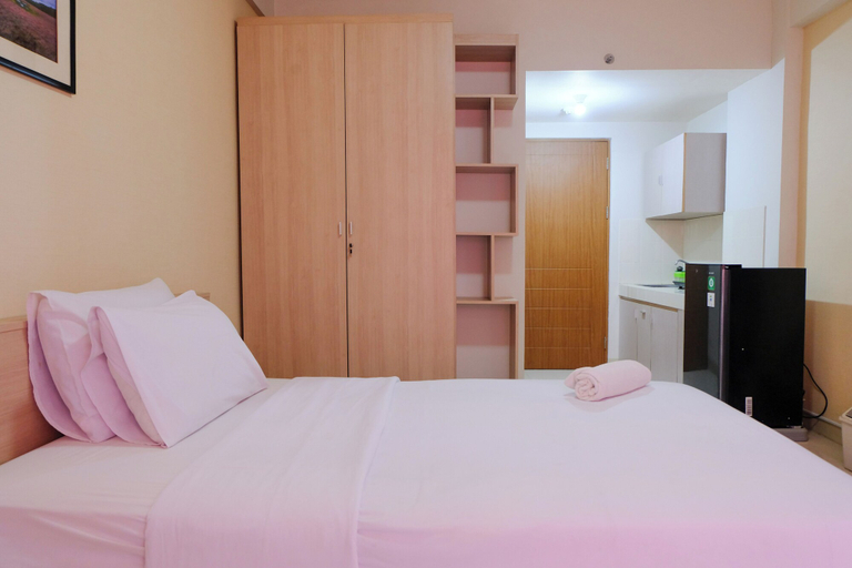 Bedroom 3, Great Deal Studio At Pinewood Apartment, Sumedang
