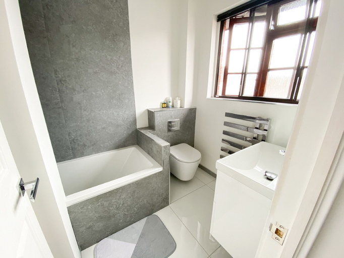 Bathroom 3, Harbourside Chambers, Poole