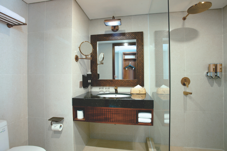 Bathroom 15