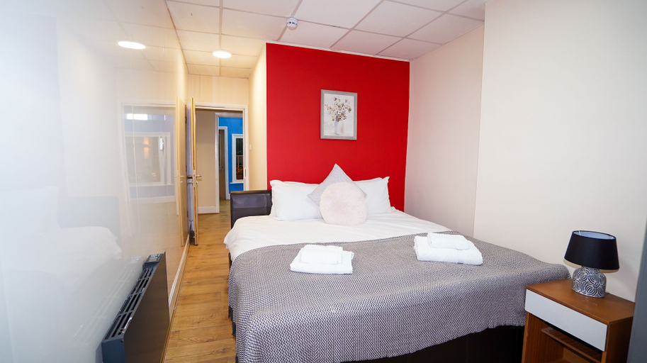 Bedroom 2, E2M Stays Lowestoft High street, Suffolk