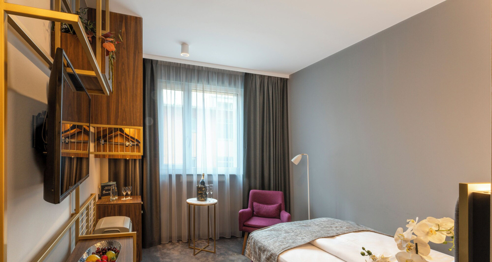 Bedroom 5, PLAZA Premium München, München