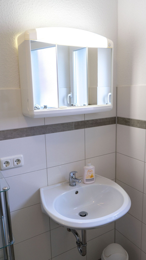 Bathroom 2, Ferienwohnung Anke-Apartement 2, Heinsberg