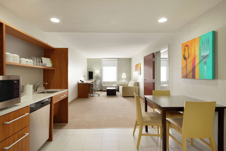 Dining Room 15