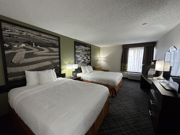 Bedroom 3, Super 8 by Wyndham Madison South, Dane