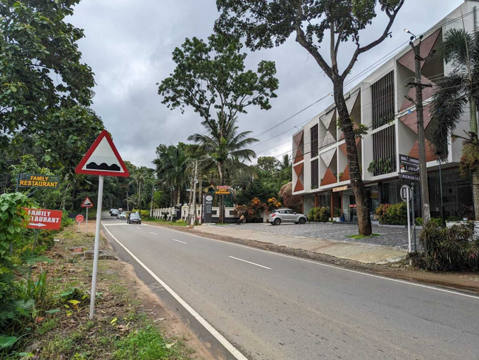 Others 5, Royalton Residency, Kottayam