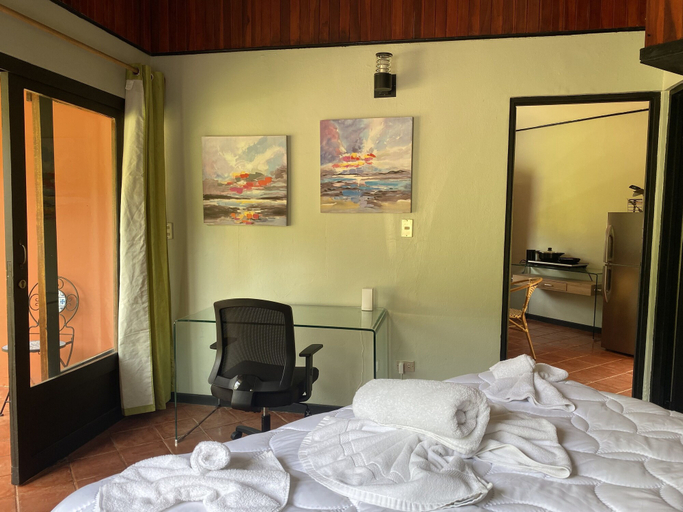 Bedroom 3, Bongo, Aguirre