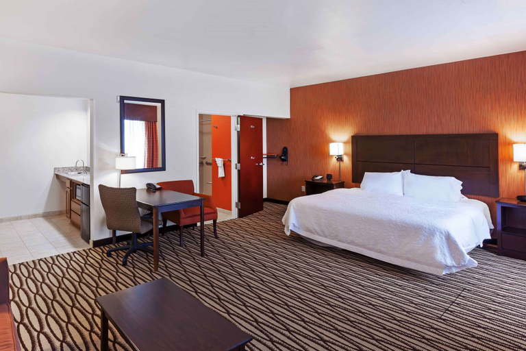 Bedroom 3, Hampton Inn & Suites Morgan City, Saint Mary