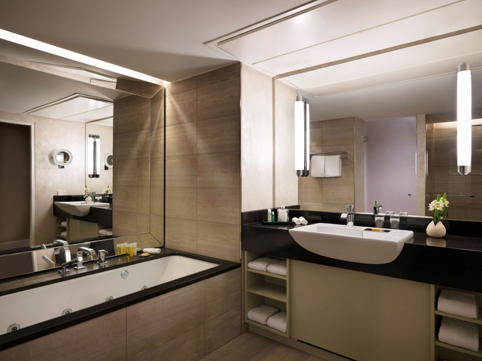 Bathroom 5, Hyatt Regency Cologne, Köln