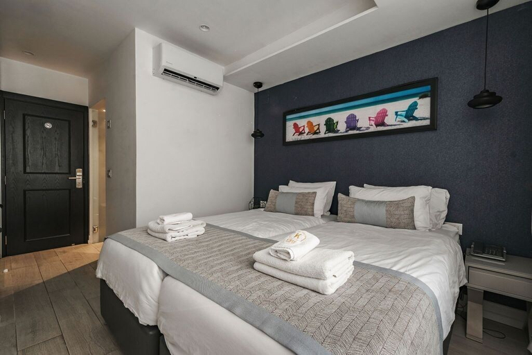 Bedroom 3, Kikar Boutique Hotel