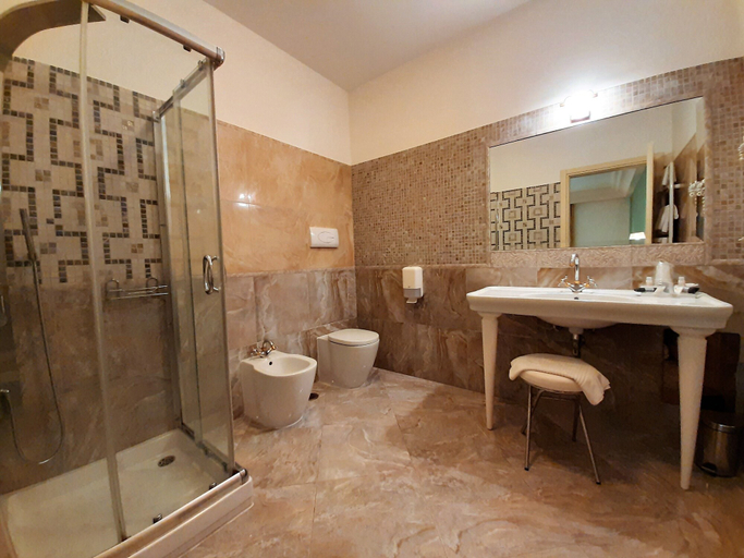 Bathroom 3, Regina di Saba Hotel - Villa Ricevimenti, Avellino