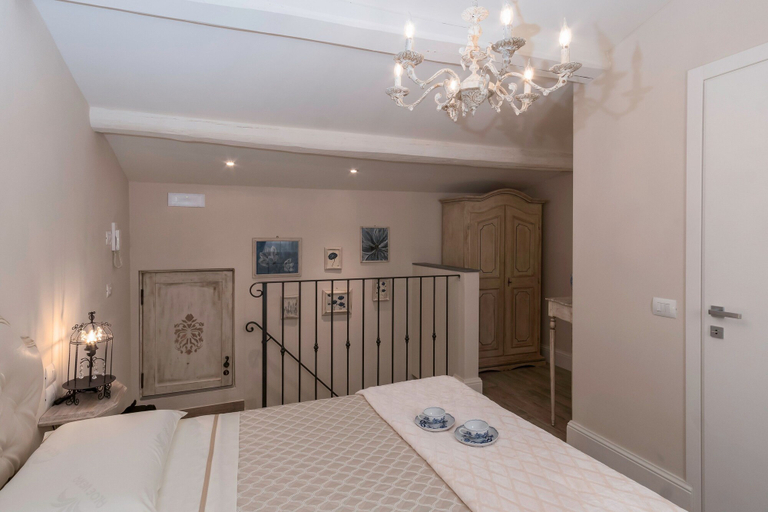 Bedroom 4, Pistoia Luxury Suite, Pistoia