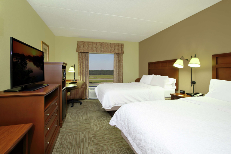 Bedroom 3, Hampton Inn & Suites Murray, Calloway