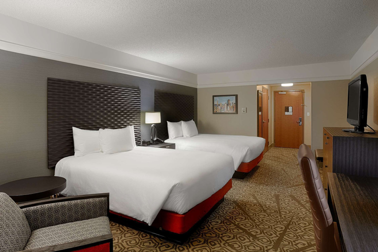 Bedroom 3, DoubleTree by Hilton San Francisco Airport North Bayfront, San Mateo