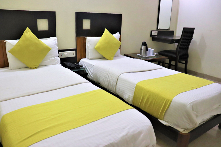 Hotel Alfa, Surat