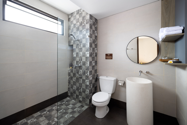 Bathroom 19