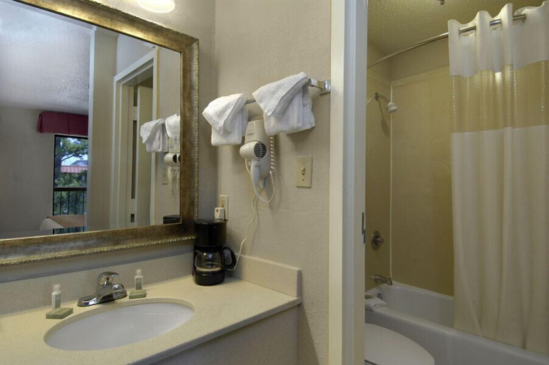 Bathroom 4, Baymont by Wyndham Mobile/ I-65, Mobile