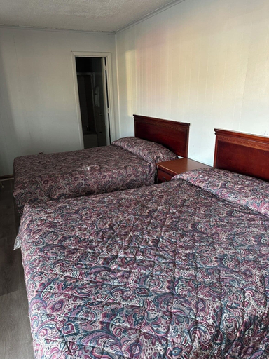 Bedroom 2, Travel Inn, Montgomery