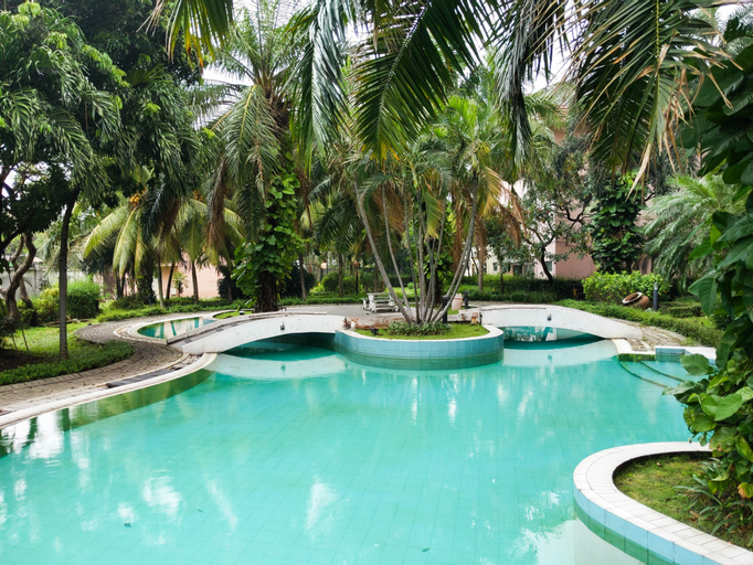 Sport & Beauty 3, Spacious High Floor 2BR at Taman Beverly Apartment By Travelio, Surabaya