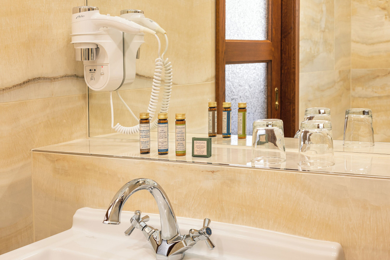 Bathroom 4, Iron Gate Hotel & Suites Prague by BHG, Praha 1
