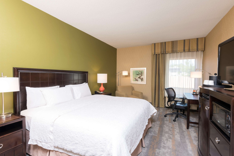 Bedroom 3, Hampton Inn Port Huron, Saint Clair