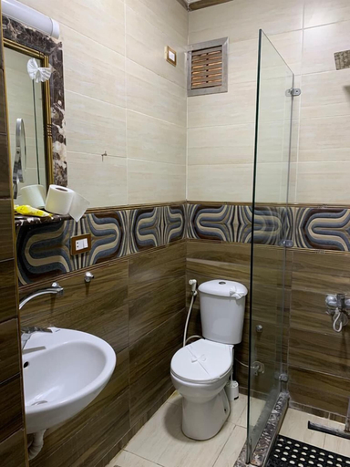 Bathroom 5, Cairo Hotel, 'Abdin