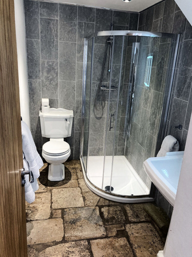 Bathroom 3, Inn For All Seasons, Gloucestershire