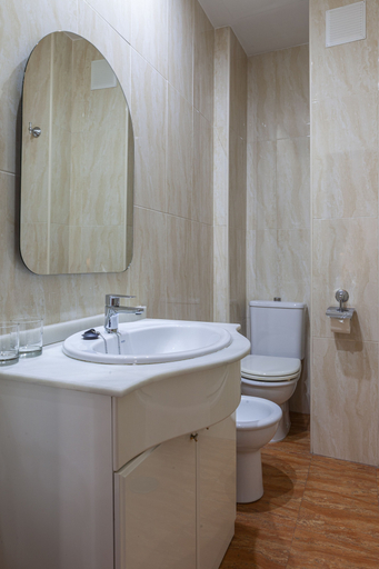 Bathroom 4, Hotel Macià Plaza, Granada