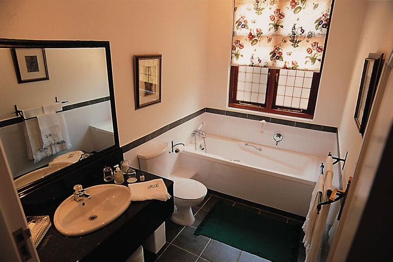 Bathroom 5, Ridgeview Lodge, eThekwini