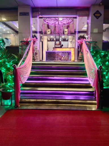 Others 5, Hotel Cosmos, Lucknow
