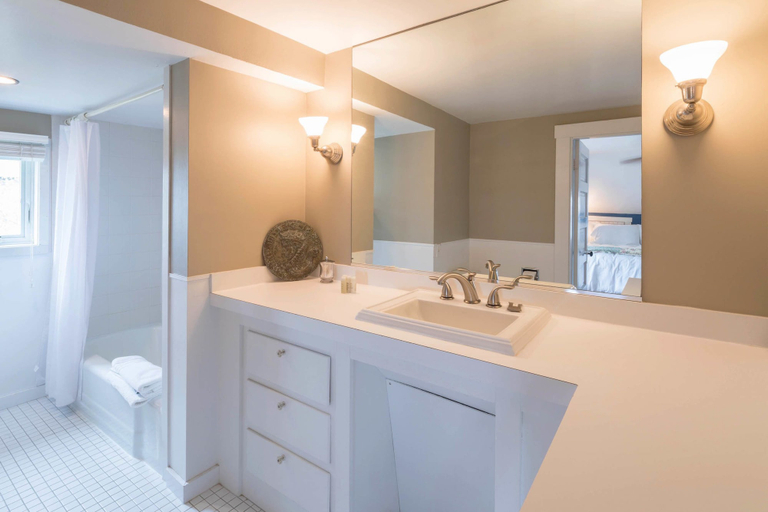 Bathroom 4, Snug Cottage, Barnstable