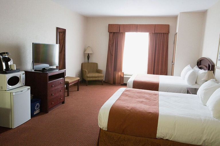 Bedroom 3, Pomeroy Inn & Suites Fort St. John, Peace River