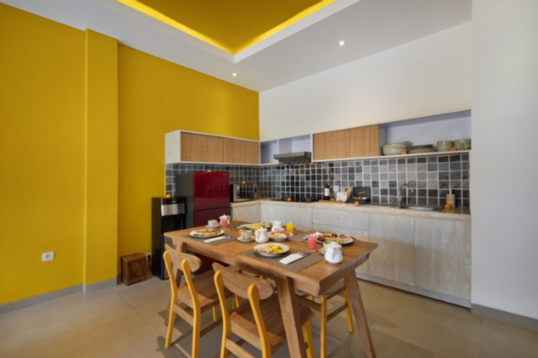 Dining Room 9