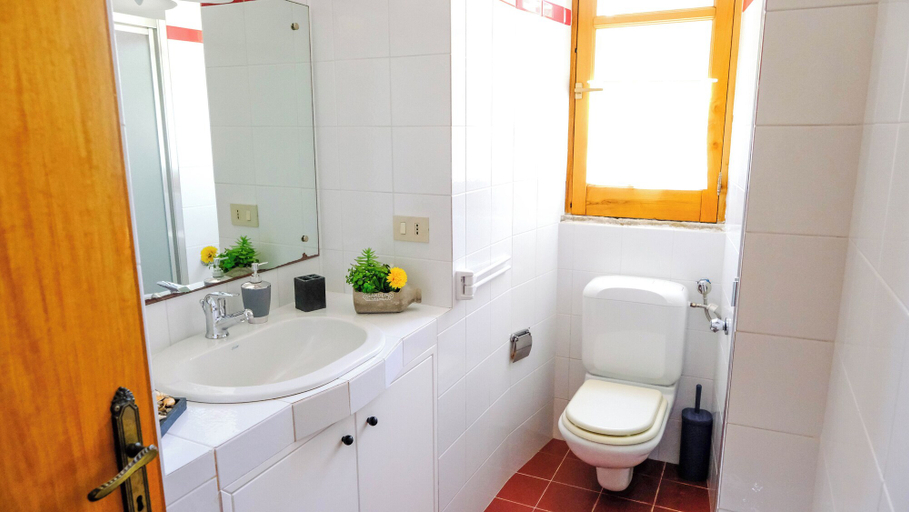 Bathroom 3, La Casa dei Due Ulivi, Messina