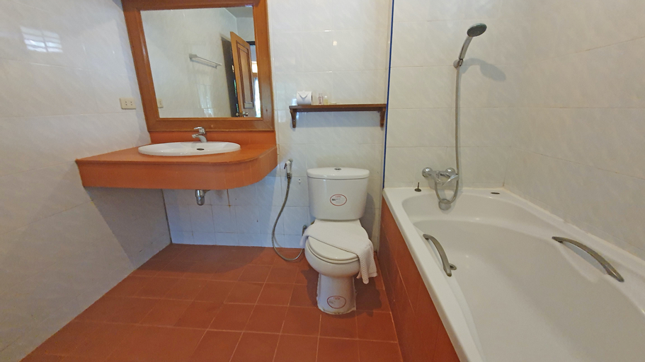 Bathroom 25