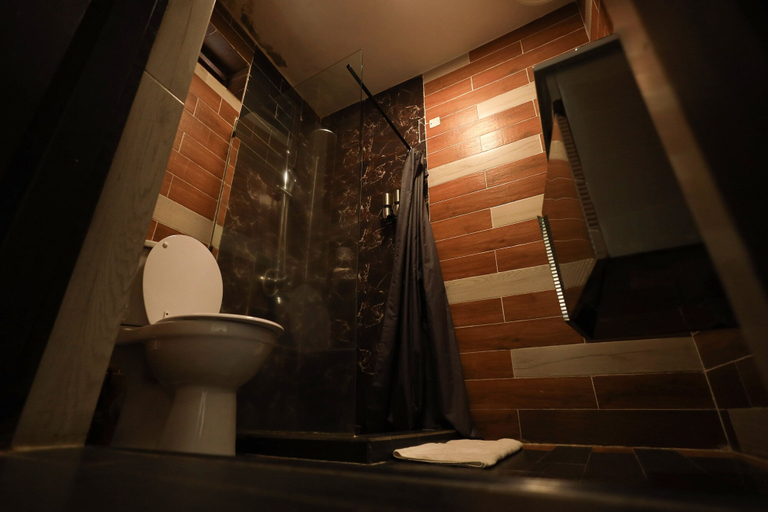Bathroom, Sweet Garden Hotel, Kumasi