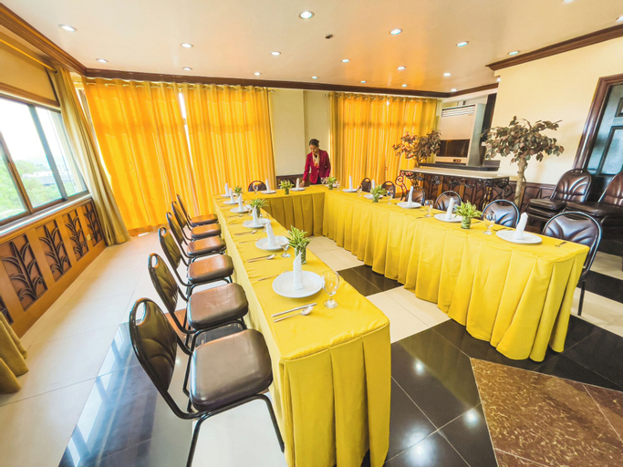Food & Drinks 5, Miramar Hotel, Manila City