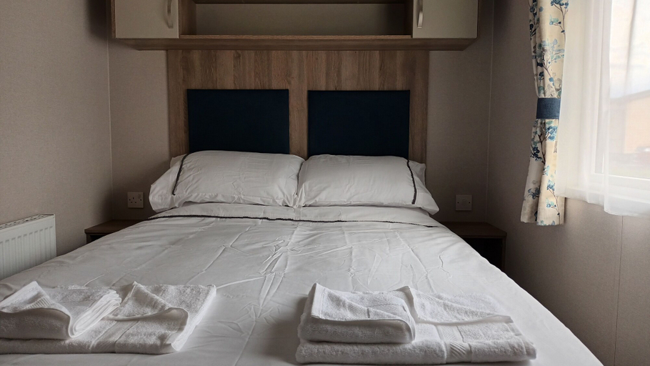 Bedroom 2, Project Binka - Luxury Caravan / Lodge 2 Bedrooms, Highland